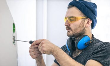 elektrikarske-sluzby-verejny-sektor.jpg
